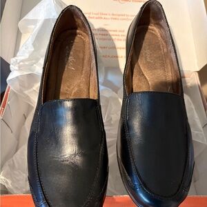 Natural Soul Black Loafers Size 9M